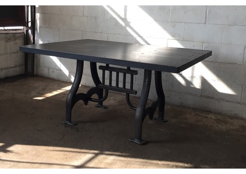 CURVED CAST IRON TABLE BASE W / STEEL TOP